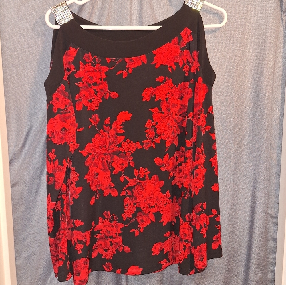 Diana Belle Black and Red Floral Women's Top with Rhinestone Accents NWT Large